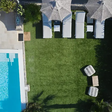 Mando Seaside Villa