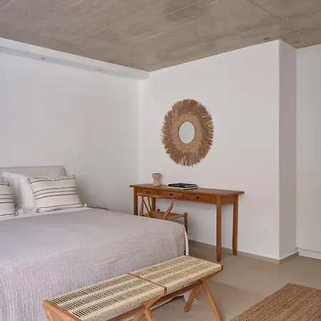 Mando Seaside Villa *