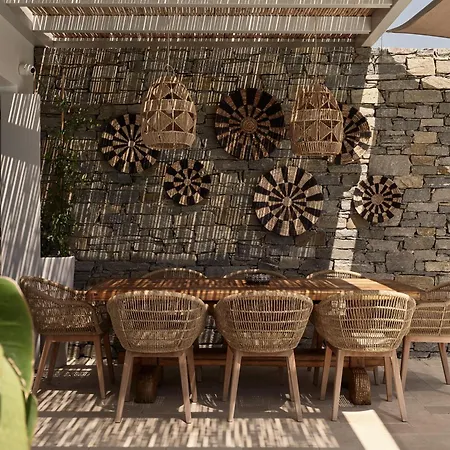 Mando Seaside Villa *