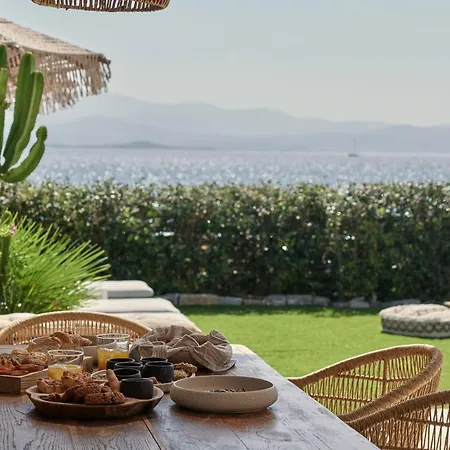 Mando Seaside Villa Naousa (Paros)