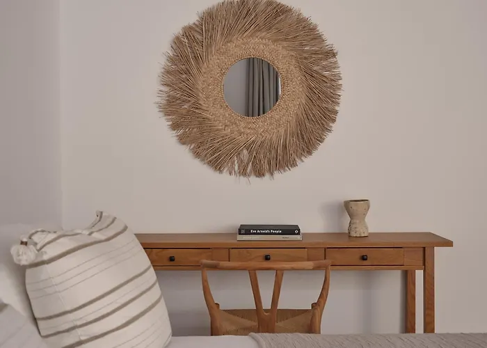 Mando Seaside Villa Naousa (Paros)