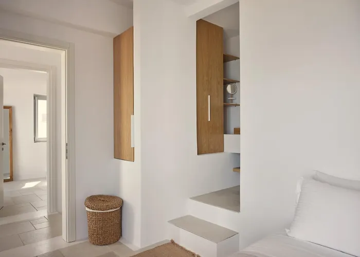 Mando Seaside * Naousa (Paros)