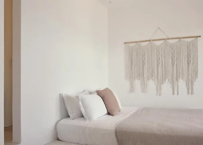 Mando Seaside * Naousa (Paros)